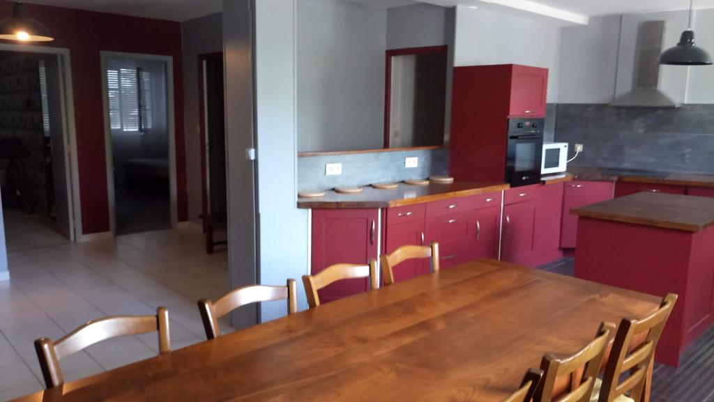 Kuchyň nebo kuchyňský kout v ubytování Hôtel Patton