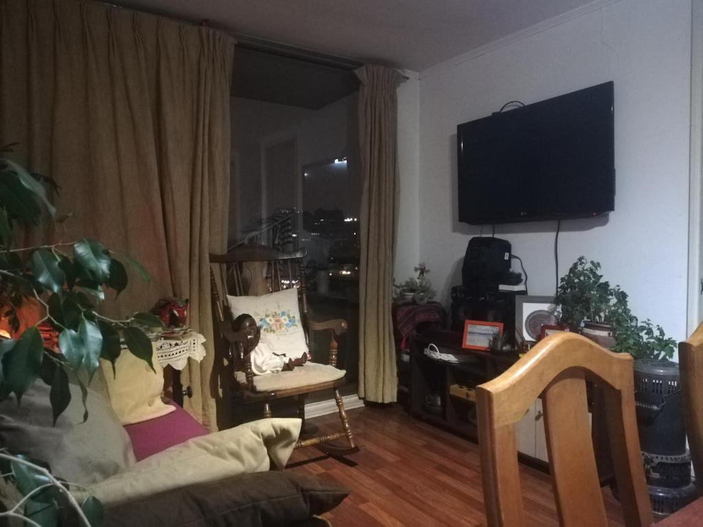 Televiisor ja/või meelelahutuskeskus majutusasutuses UNA HABITACIÓN PRIVADA con BAÑO PRIVADO en CENTRO HISTÓRICO