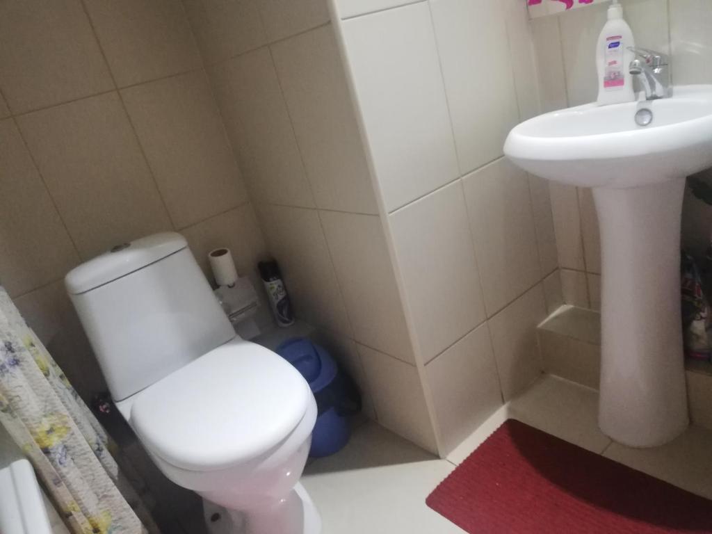 Vannituba majutusasutuses UNA HABITACIÓN PRIVADA con BAÑO PRIVADO en CENTRO HISTÓRICO