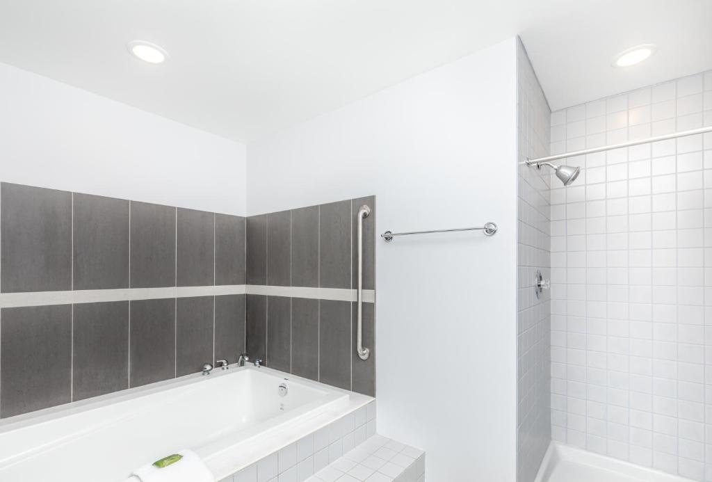 Koupelna v ubytování Westridge Motor Inn