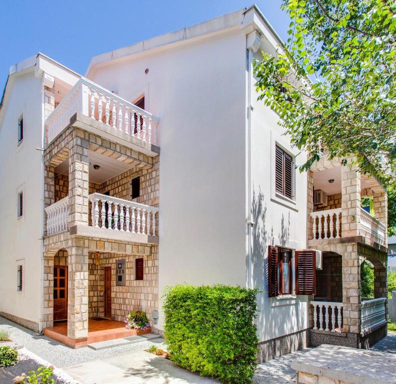 Budova, kde se apartmán nachází