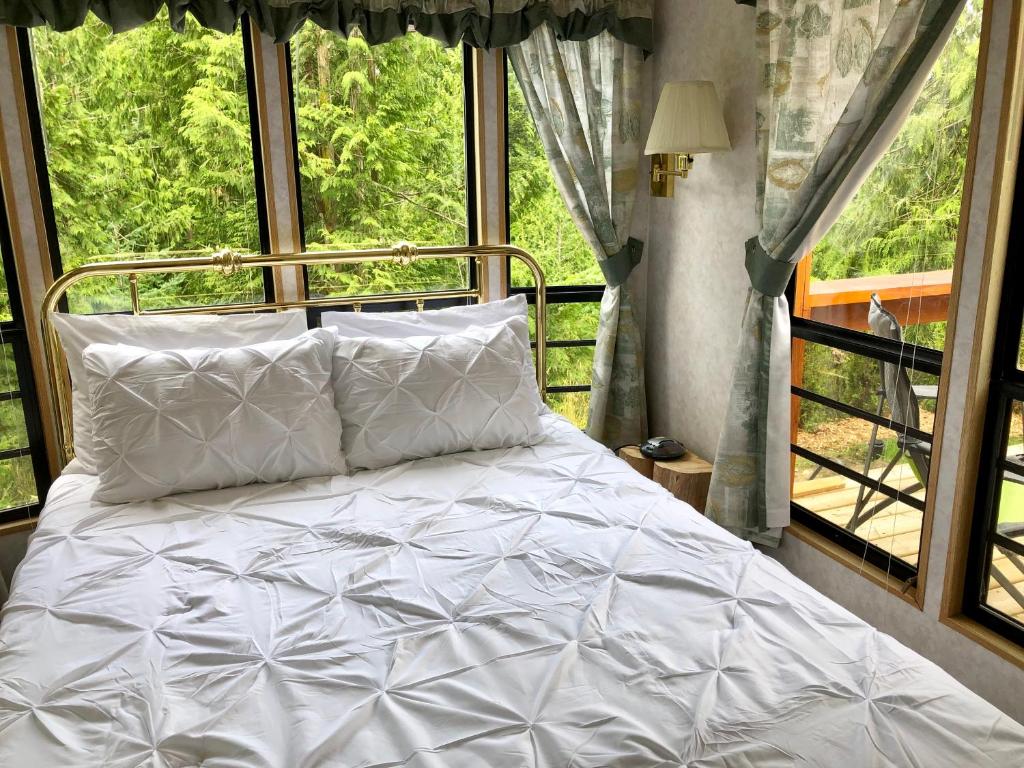 Voodi või voodid majutusasutuse Garden Bay Hideaway - Glamping & RV toas