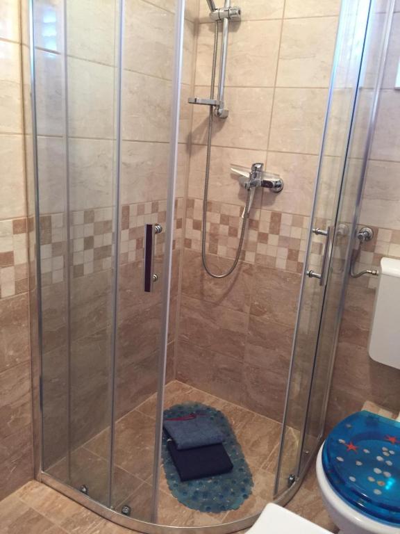 Kúpeľňa v ubytovaní Apartmani Atila Damir