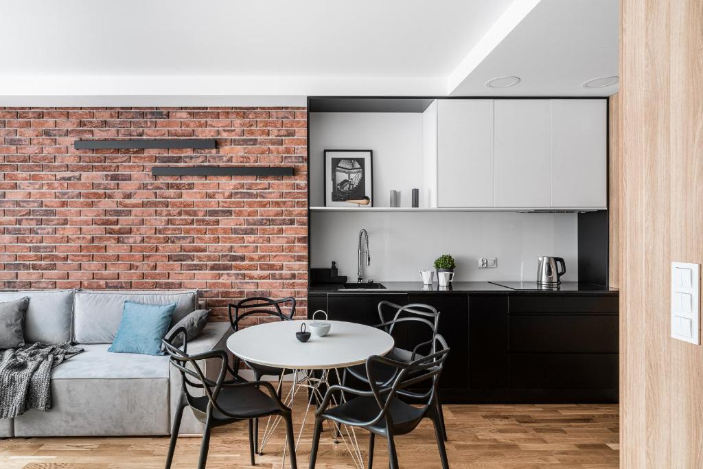 Downtown Apartments Waterlane Island -Riverview Pool, SPA, Gym & Parking - Deluxe Studio