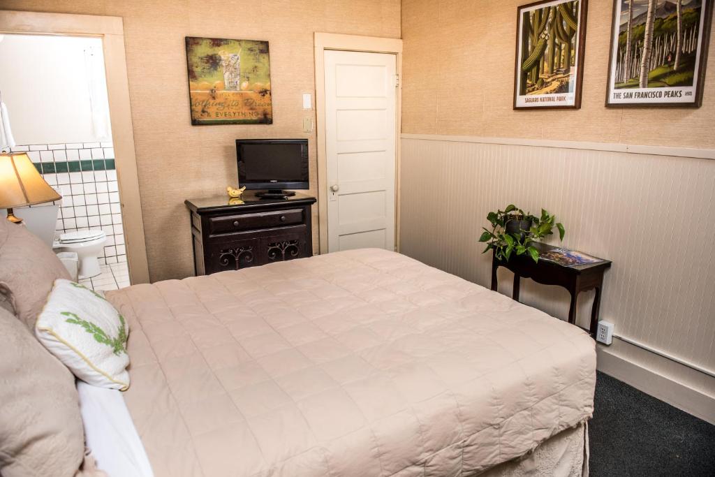 Postel nebo postele na pokoji v ubytování Jonquil Motel