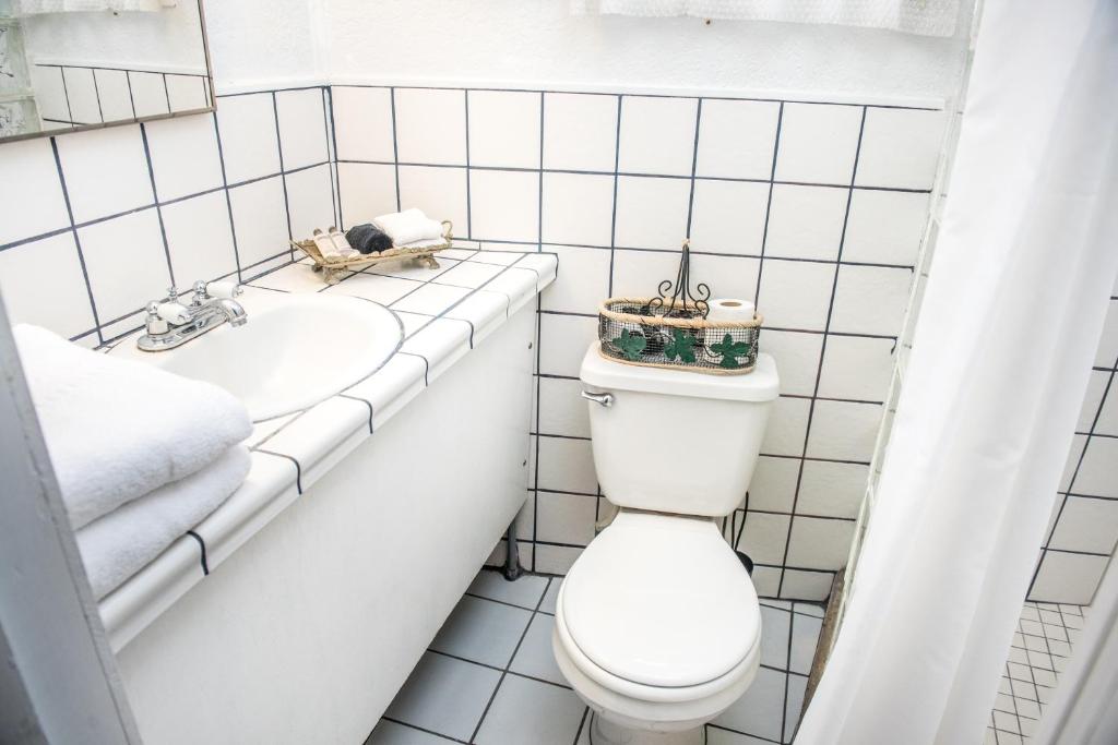 Koupelna v ubytování Jonquil Motel