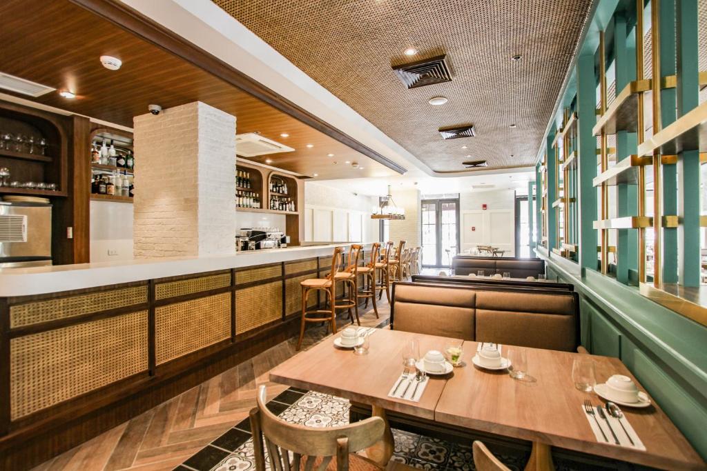 Um restaurante ou outro lugar para comer em Feliz Hotel Boracay