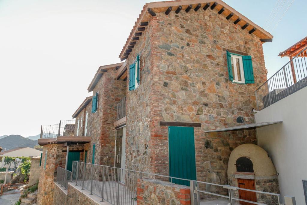 Farmakas Living - Two-Bedroom House
