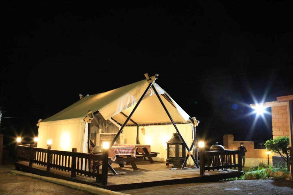 Daegwanryeong Egg Guesthouse - Letto A Castello Nella Stanza Del Dormitorio Misto
