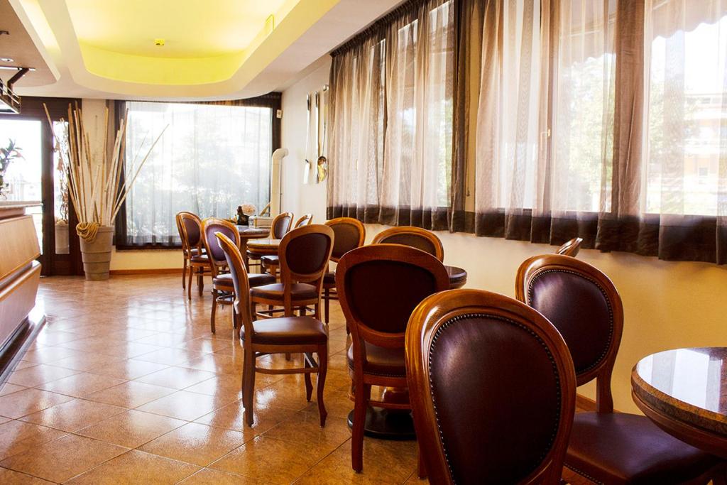 Posedenie v ubytovaní Albergo Ristorante Belvedere