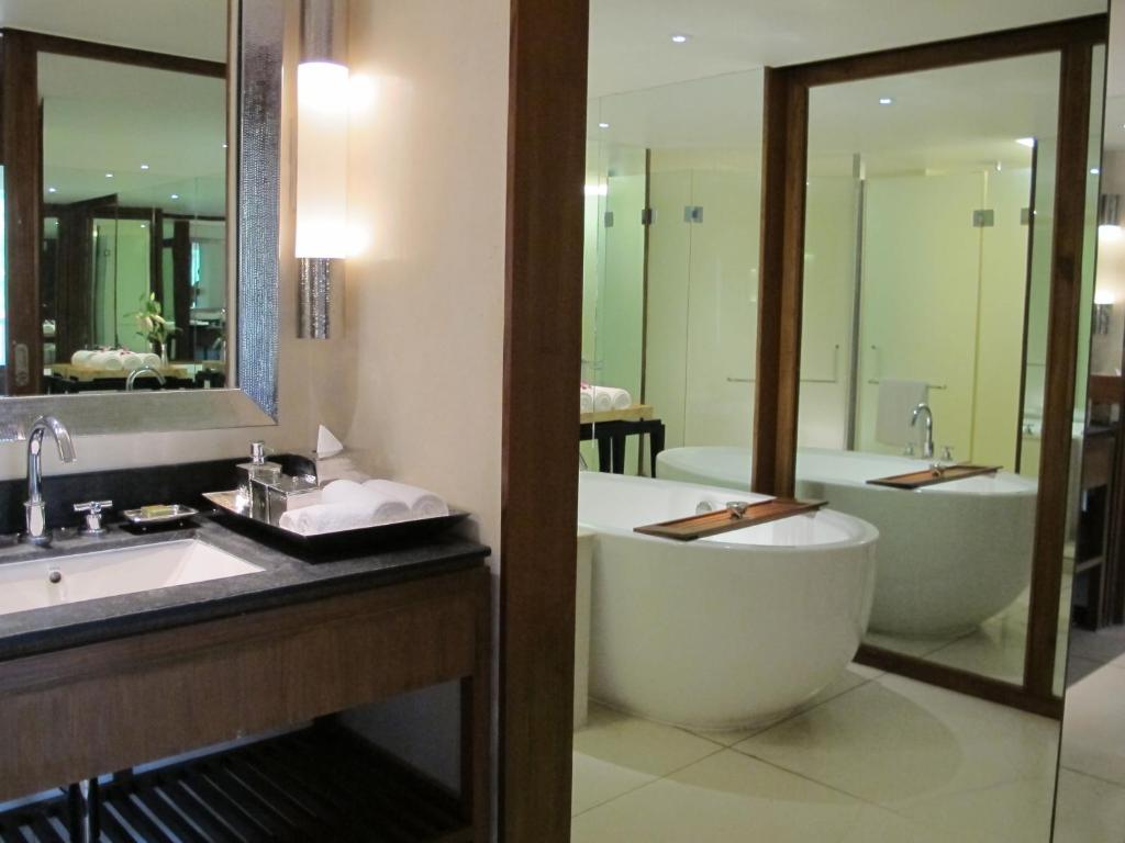 Alila Diwa Goa - A Hyatt Brand - 阳台的家庭套房