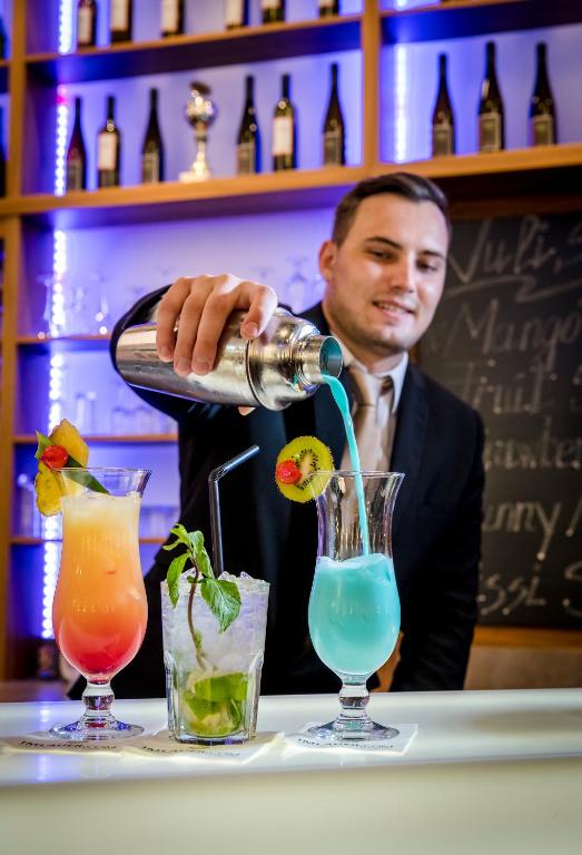 Nápoje v ubytování IMLAUER Hotel Nestroy Wien