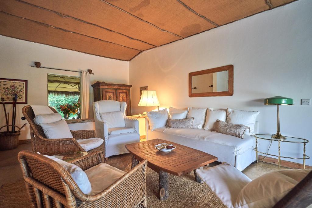 Hillside Retreat – Africa Amini Life - Maison De Vacances De Luxe Avec Terrasse