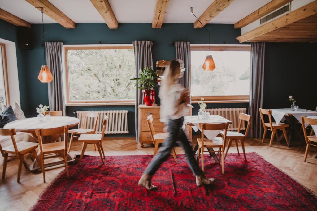 Posezení v ubytování SEEBICHL haus am see Designhotel Kitzbühel