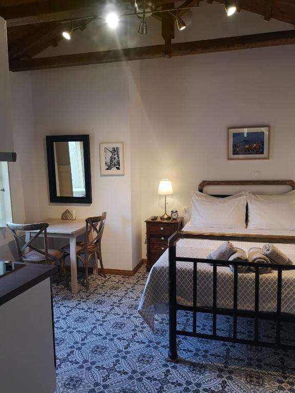 Rafalias Mansion - 8