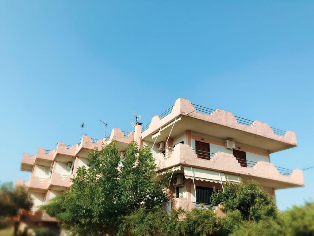 Elenis Apartments