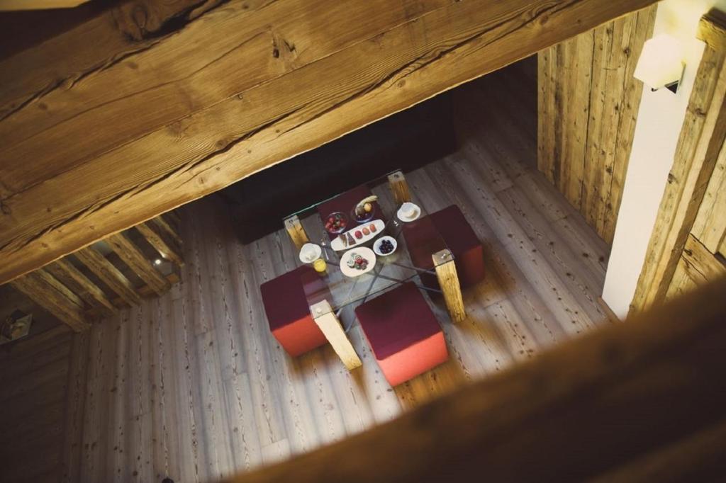 Posezení v ubytování Alpen Hotel Chalet