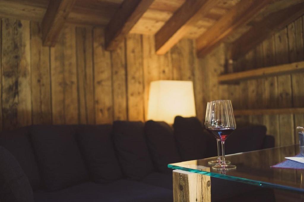 Posezení v ubytování Alpen Hotel Chalet