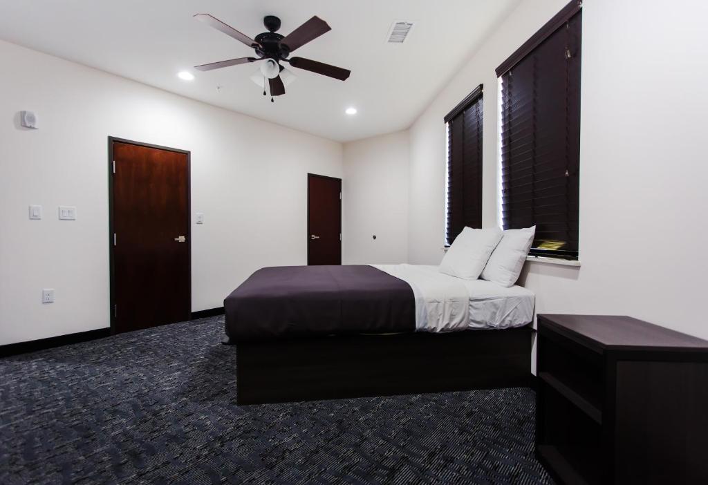 Palacio Royale Inn Boutique Katy - Two-Bedroom Apartment