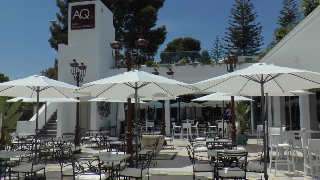Un restaurante o sitio para comer en Hotel Jerez & Spa