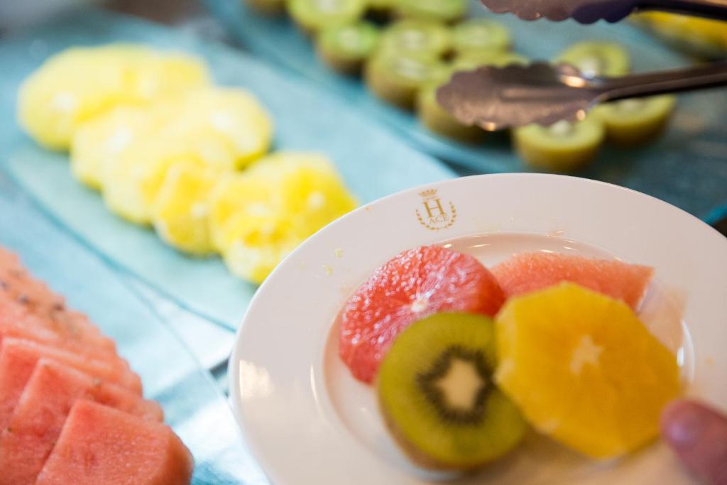 Comida en o cerca de este hotel
