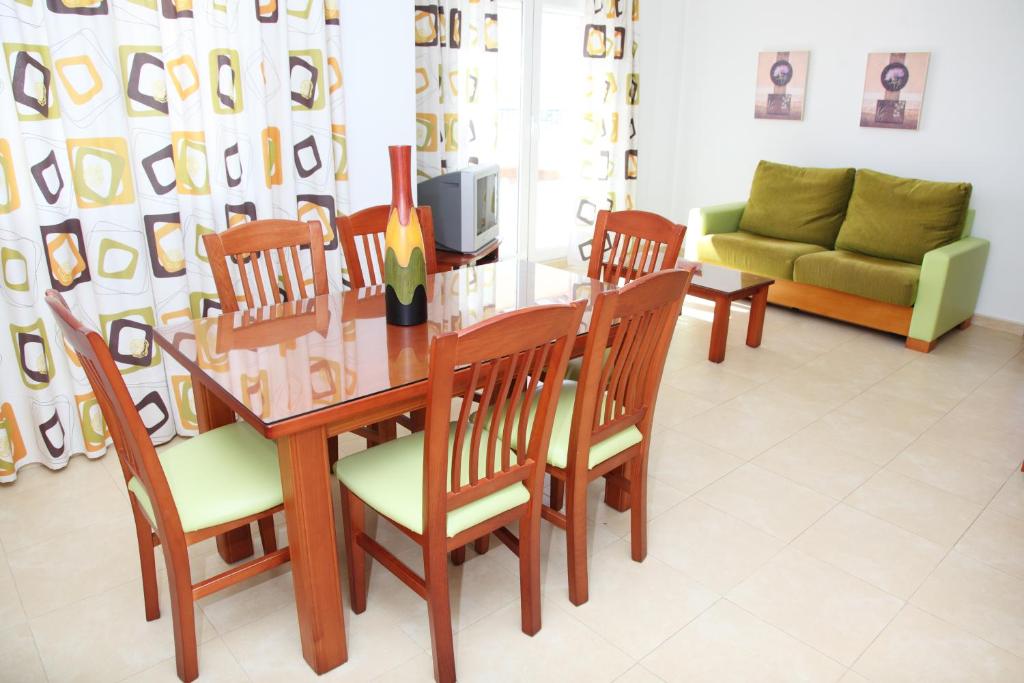 Posedenie v ubytovaní Apartamentos Turísticos Mirador Del Mar