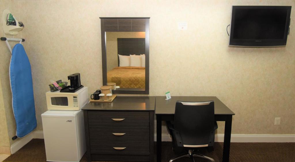 Kuchyň nebo kuchyňský kout v ubytování Country View Inn & Suites Atlantic City
