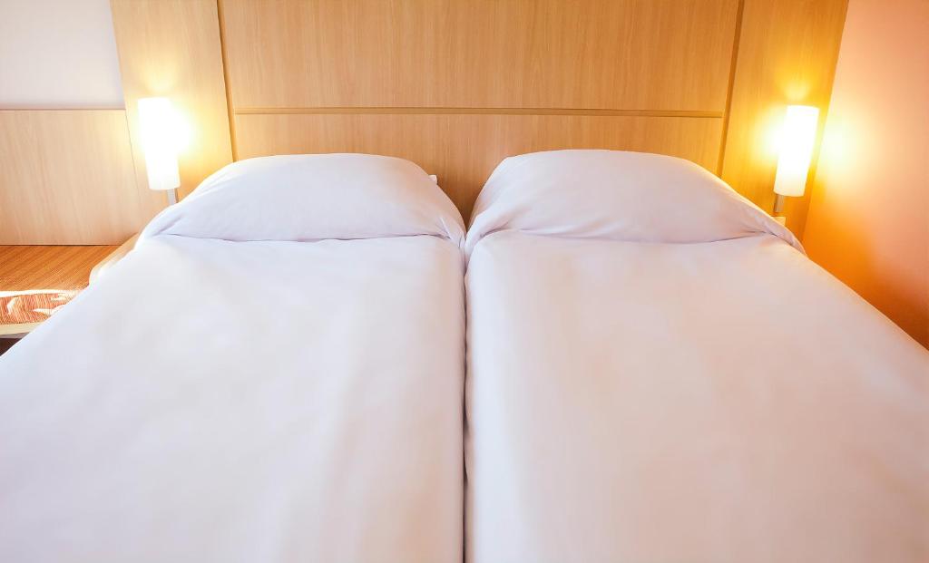 ibis Nantes Centre Tour Bretagne - Standard Room With Twin Beds