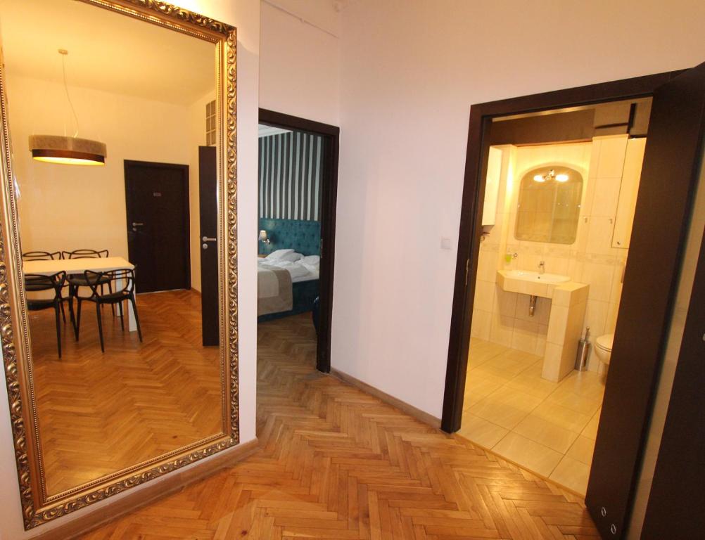 Koupelna v ubytování Chmielna 5 Rooms & Apartments