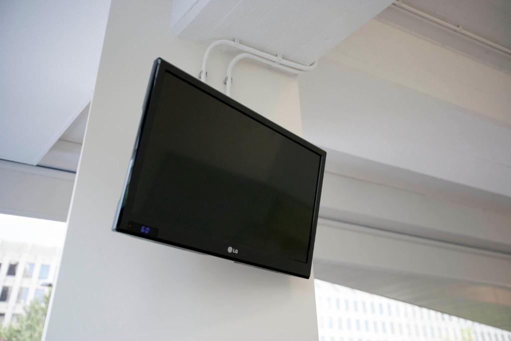 easyHotel Rotterdam City Centre - Resim 39