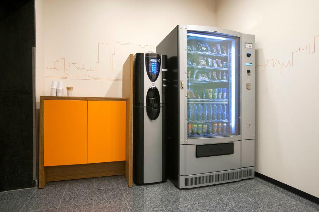 easyHotel Rotterdam City Centre - Resim 20