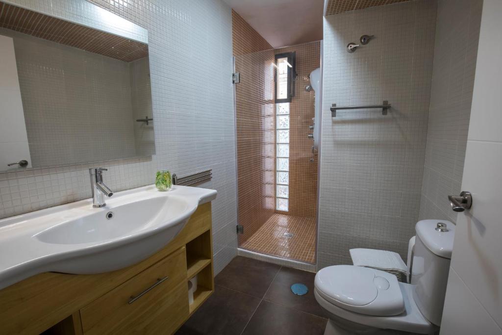 Koupelna v ubytování Apartamentos Cáceres Turístico