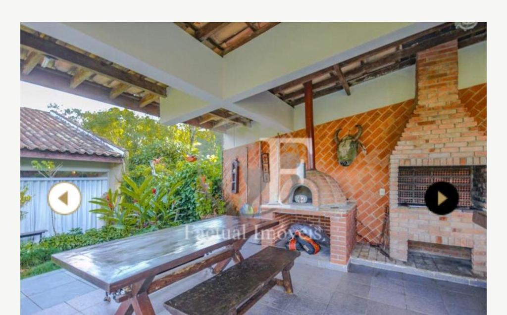  Deslumbrante casa condomínio fechado praia de Pernambuco - Guarujá
