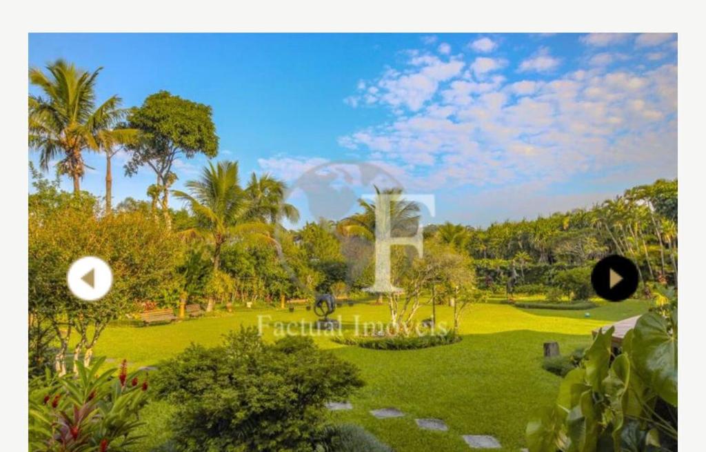  Deslumbrante casa condomínio fechado praia de Pernambuco - Guarujá