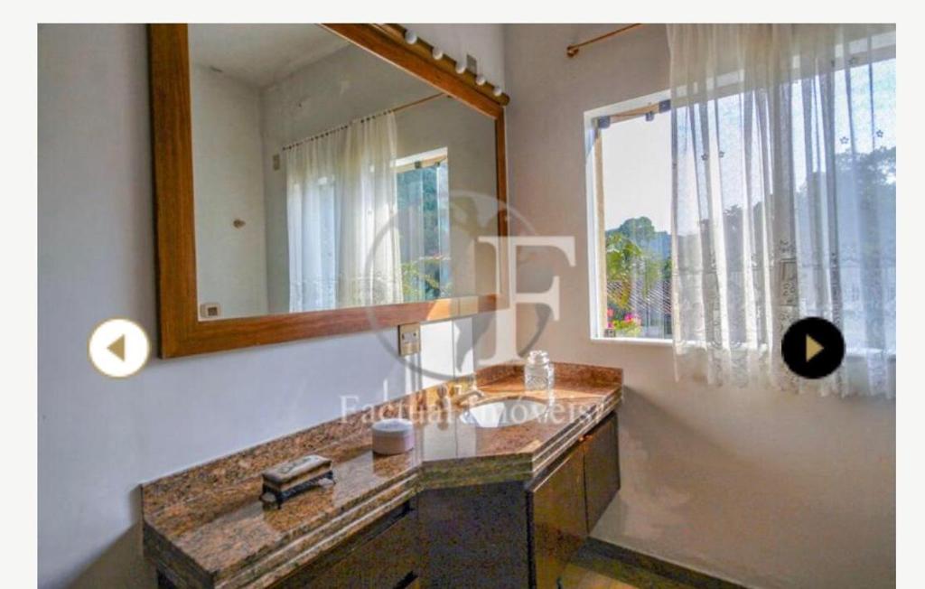  Deslumbrante casa condomínio fechado praia de Pernambuco - Guarujá