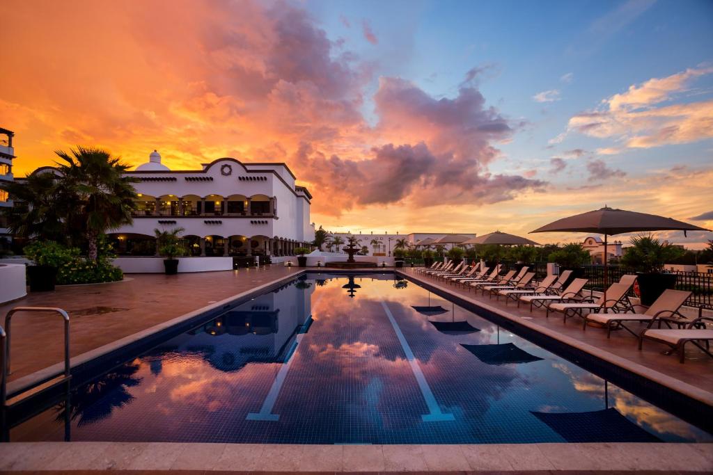 Grand Residences Riviera Cancun, a Registry Collection Hotel