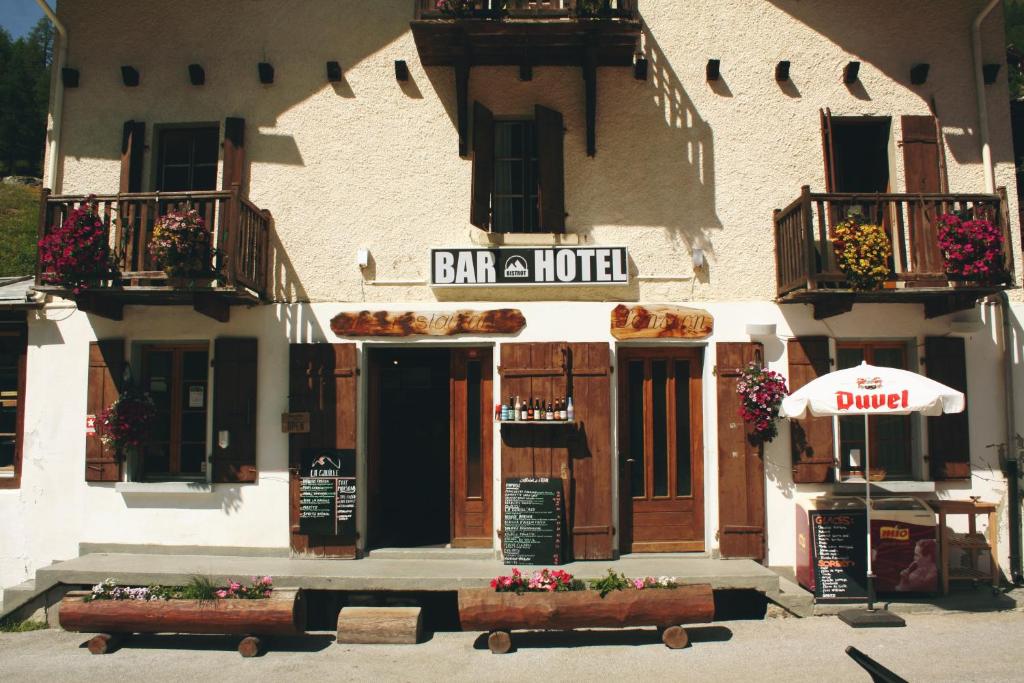 Photo de la galerie de l'établissement Hôtel Pension du Lac Bleu, à La Gouille