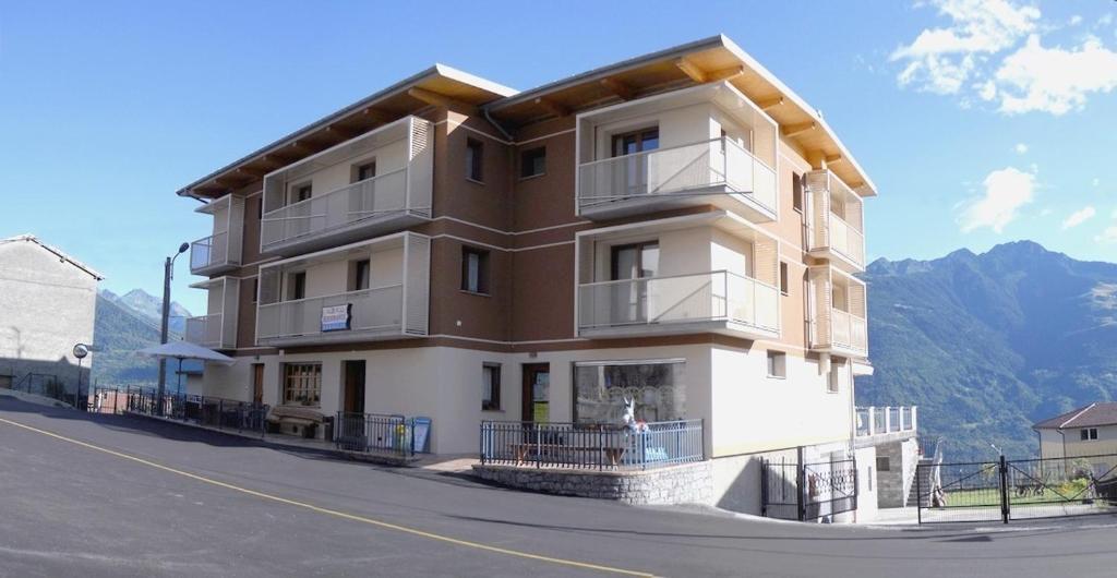 Nespecifikovaný výhled na hory nebo výhled na hory při pohledu z hotelu