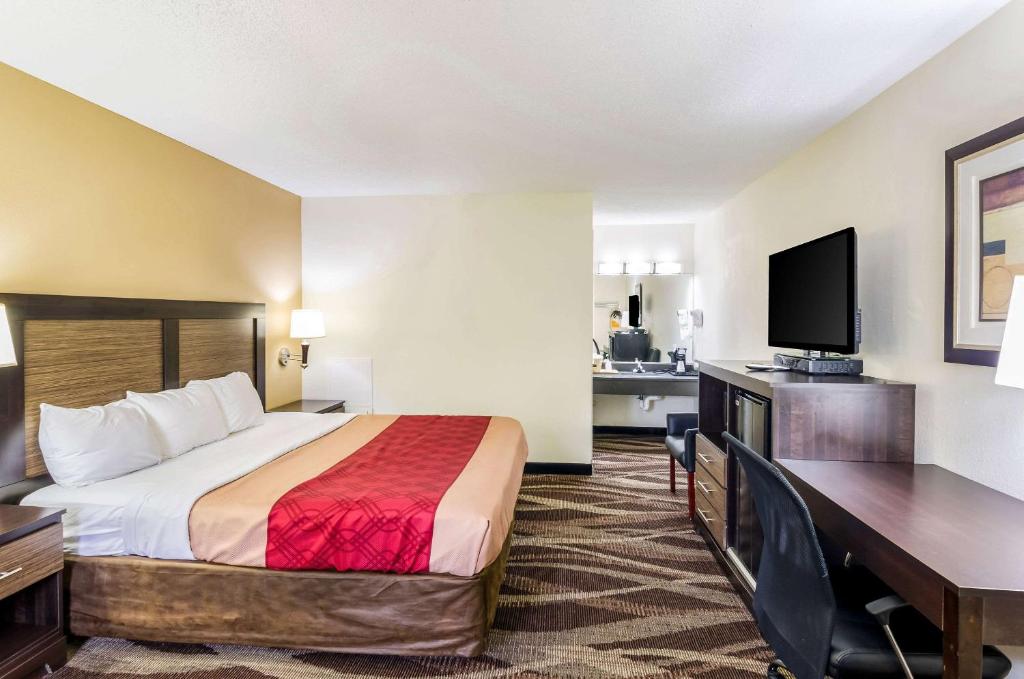 Econo Lodge Glade Springs I-81 photo