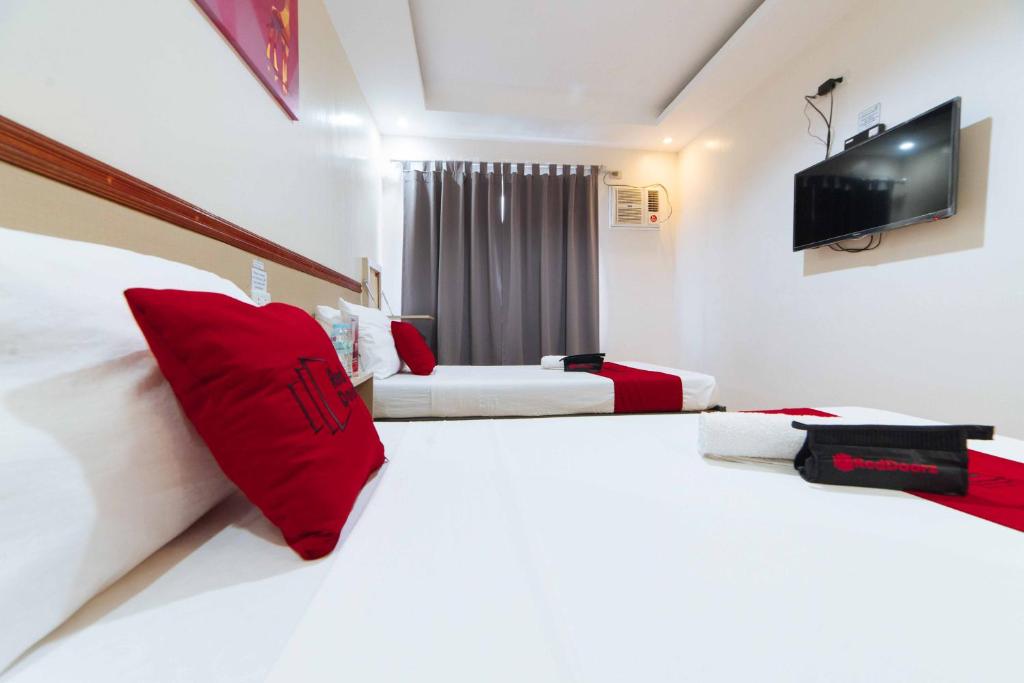 TV a/nebo společenská místnost v ubytování RedDoorz Plus near SM Lanang Davao