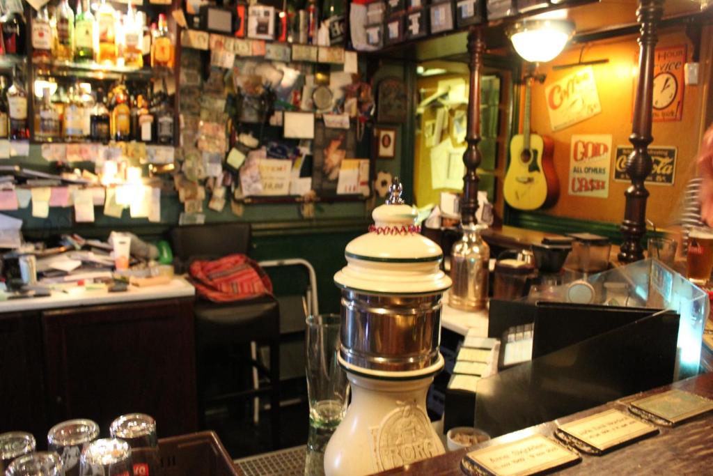 Lounge nebo bar v ubytování O Brian Gjestehus
