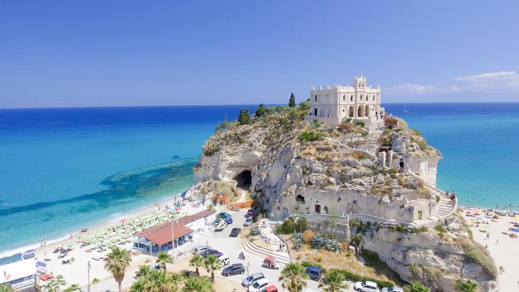 Oudeis Holidays Apartments Tropea - 17