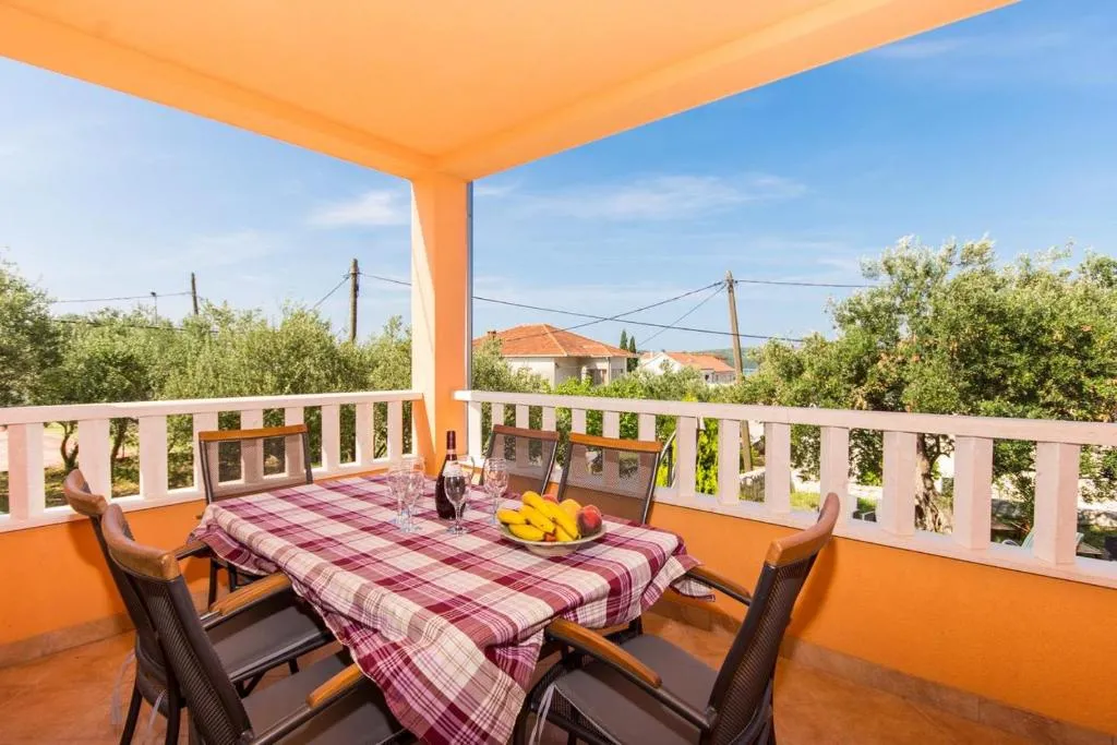 Apartment Okrug Gornji 16901a, Trogir, Croaţia