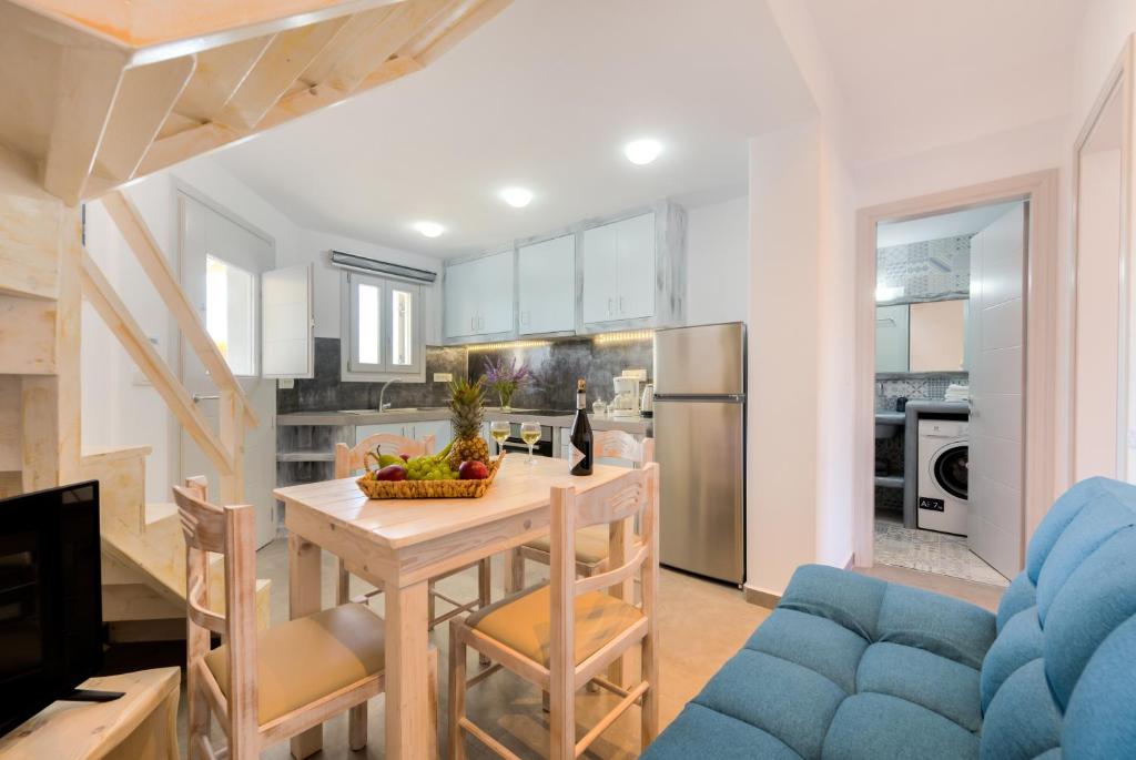 Kuchyň nebo kuchyňský kout v ubytování Crystal Villas Santorini