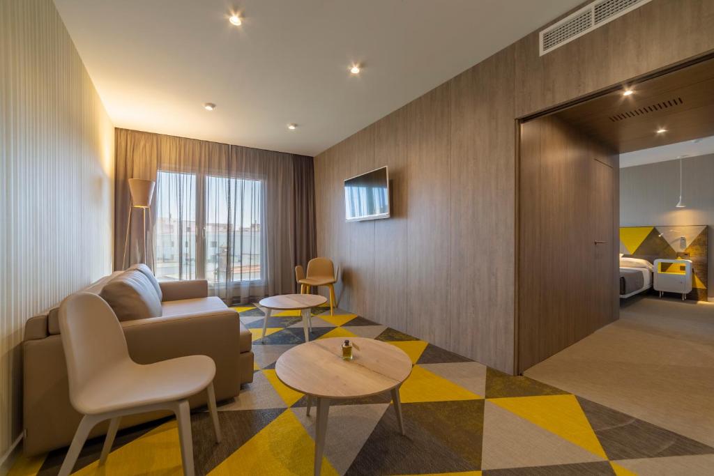 Hotel Macià Sevilla Kubb - Resim 43