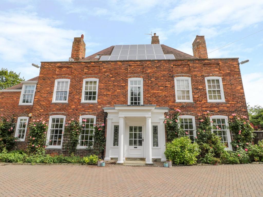 El edificio en el que está la casa vacacional