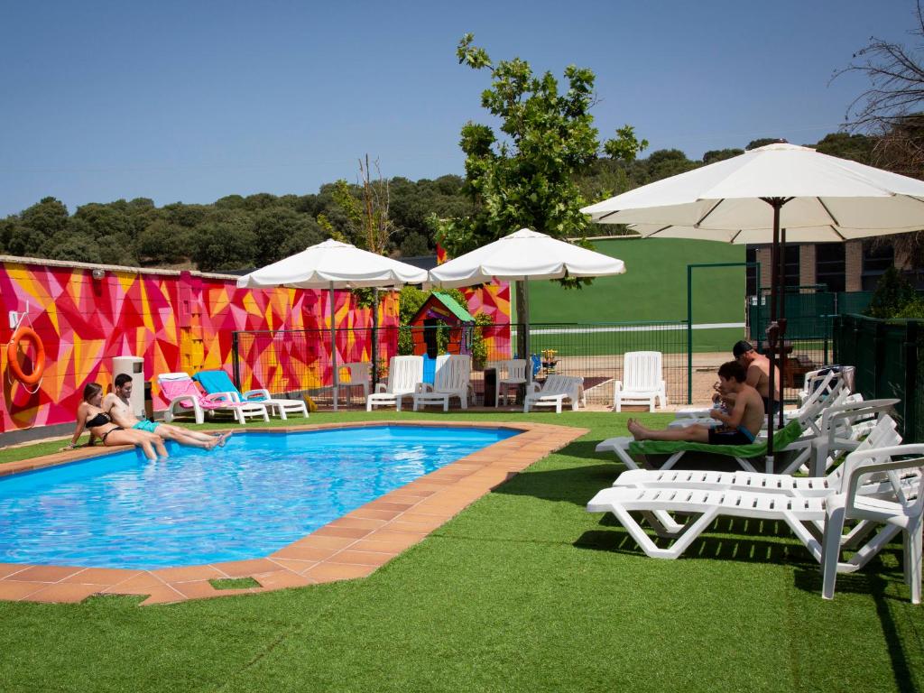 Swimming pool sa o malapit sa Hotel Restaurante Cadosa