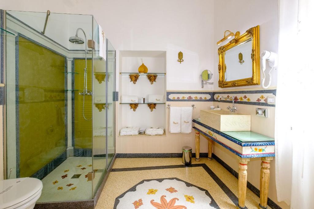 Palazzo Gallo Resort tesisinde bir banyo