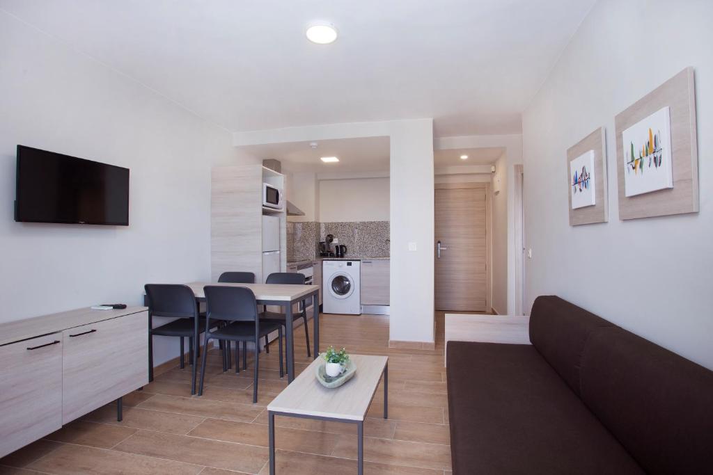 Кухня или мини-кухня в Apartamentos Maryciel By Mc
