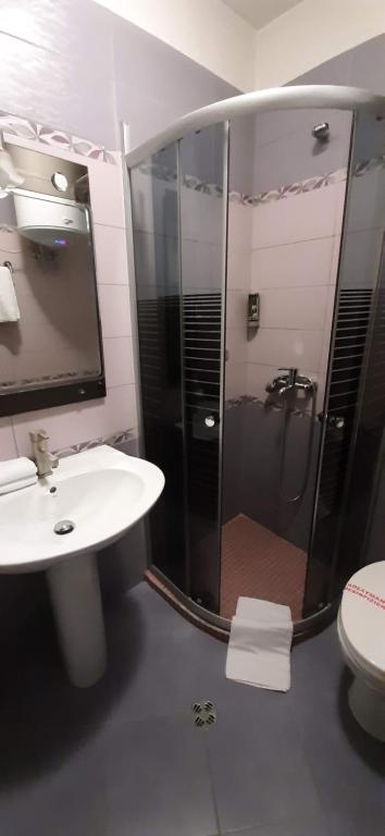 Koupelna v ubytování Hotel Bylis